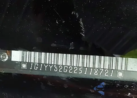 2002 Chevrolet Corvette z USA, uszkodzony, nr VIN 1G1YY32G225118721